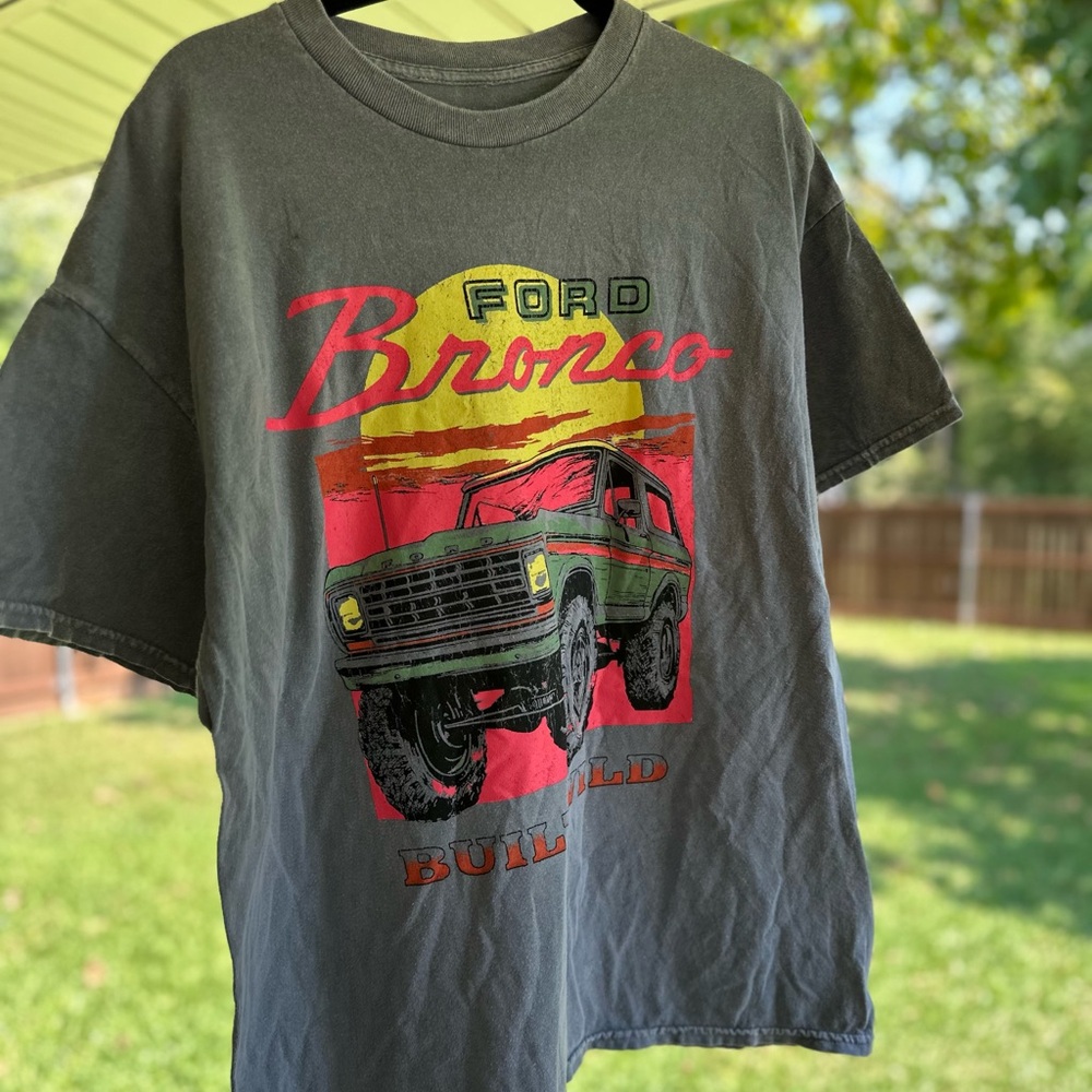 FORD BRONCO Graphic Tee